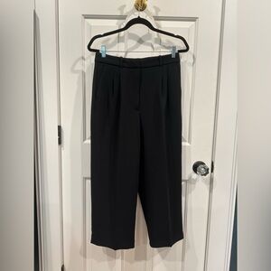 Aritzia Effortless Cropped Black Women's Trousers